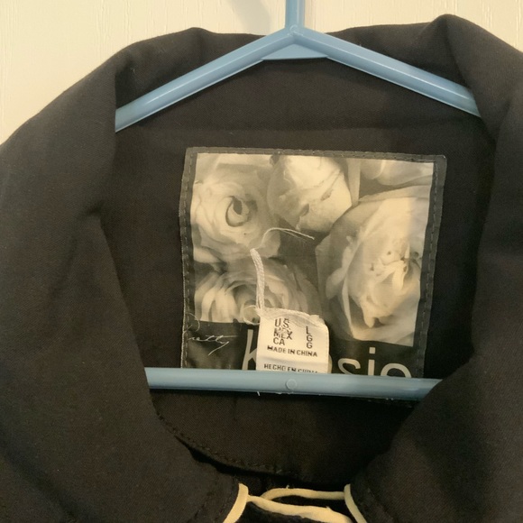 Woman’s Dressy Jacket - Picture 7 of 10